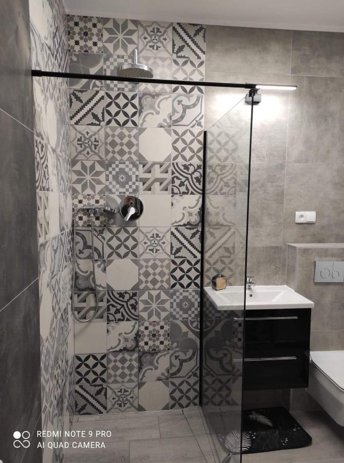 Łomianki Urocze Studia W Lomiankach, 1- Z Sauna I Tarasem, 2- Z Kominkiem, 3- Ekonomiczne, 7Km Metro Mlociny Warszawa מראה חיצוני תמונה
