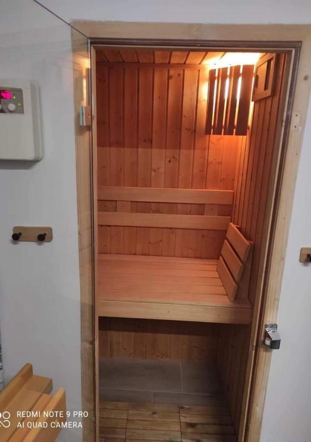 Łomianki Urocze Studia W Lomiankach, 1- Z Sauna I Tarasem, 2- Z Kominkiem, 3- Ekonomiczne, 7Km Metro Mlociny Warszawa מראה חיצוני תמונה