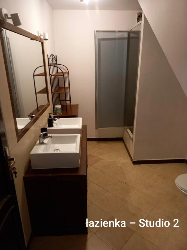 Łomianki Urocze Studia W Lomiankach, 1- Z Sauna I Tarasem, 2- Z Kominkiem, 3- Ekonomiczne, 7Km Metro Mlociny Warszawa מראה חיצוני תמונה