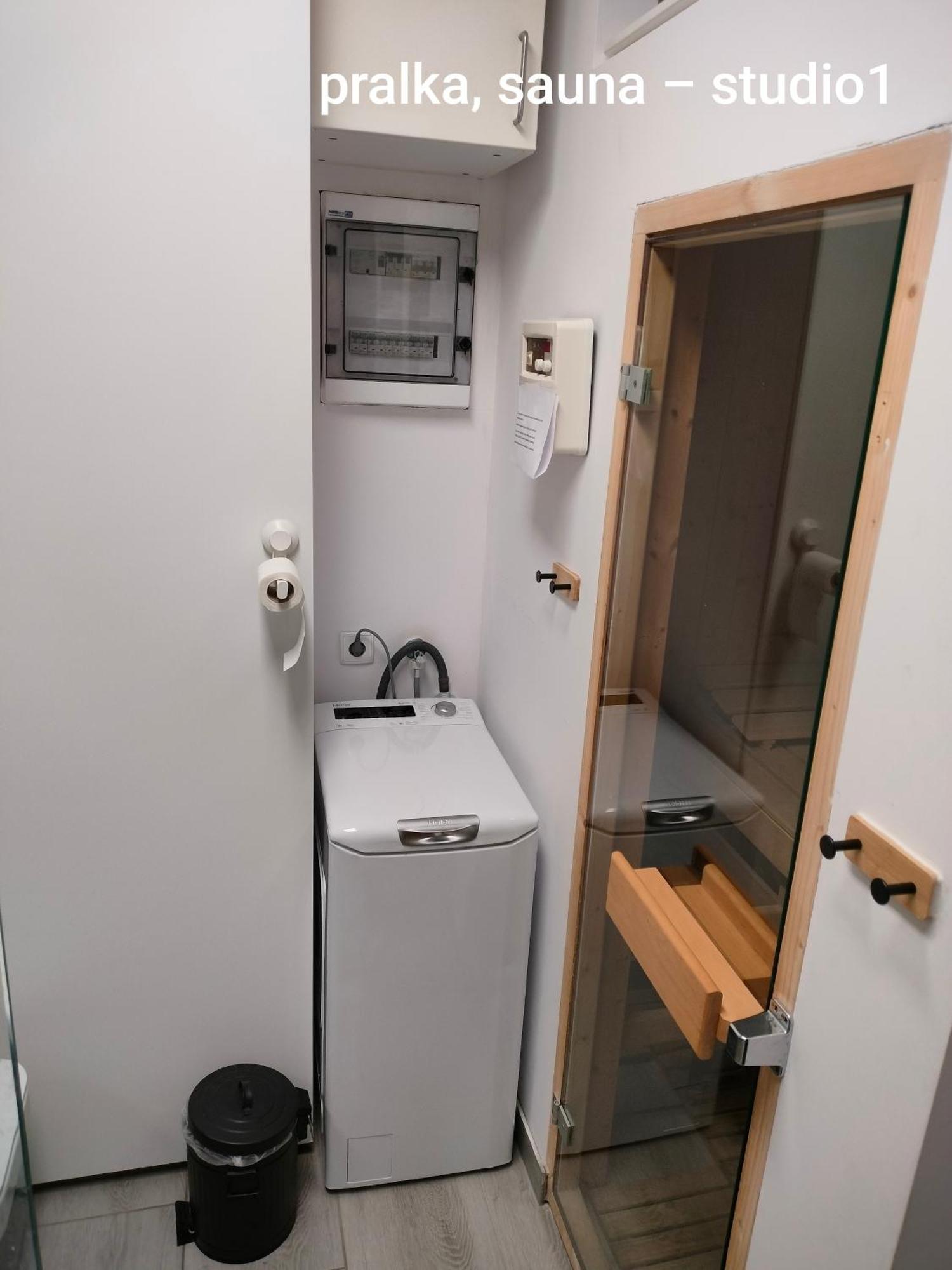 Łomianki Urocze Studia W Lomiankach, 1- Z Sauna I Tarasem, 2- Z Kominkiem, 3- Ekonomiczne, 7Km Metro Mlociny Warszawa מראה חיצוני תמונה