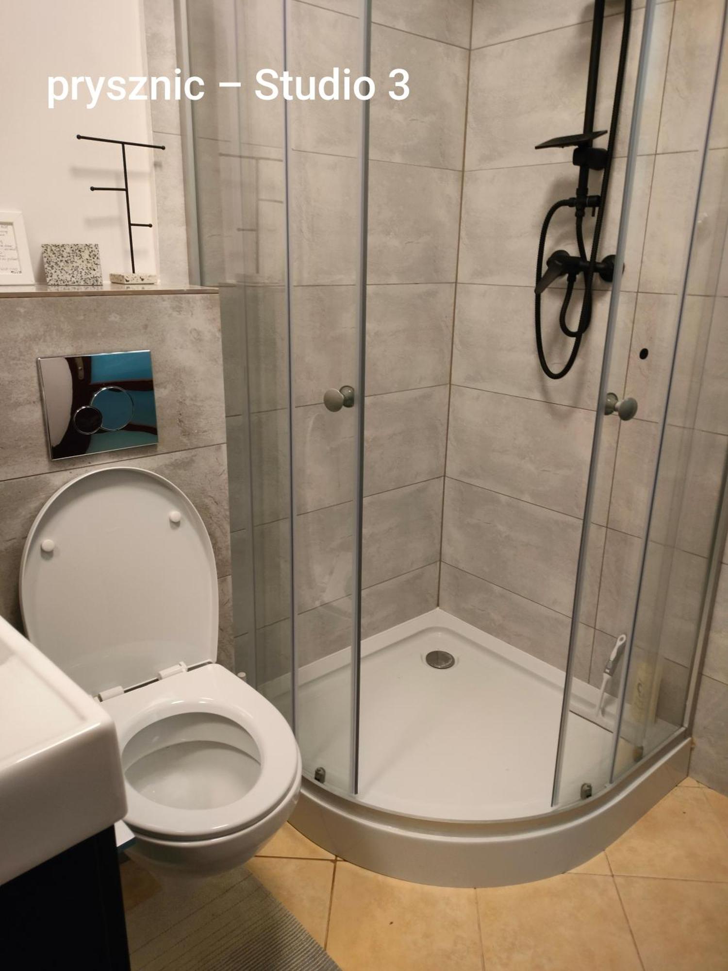 Łomianki Urocze Studia W Lomiankach, 1- Z Sauna I Tarasem, 2- Z Kominkiem, 3- Ekonomiczne, 7Km Metro Mlociny Warszawa מראה חיצוני תמונה