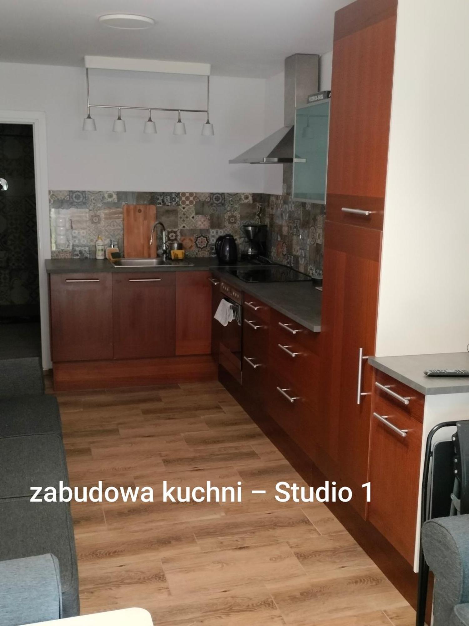 Łomianki Urocze Studia W Lomiankach, 1- Z Sauna I Tarasem, 2- Z Kominkiem, 3- Ekonomiczne, 7Km Metro Mlociny Warszawa מראה חיצוני תמונה